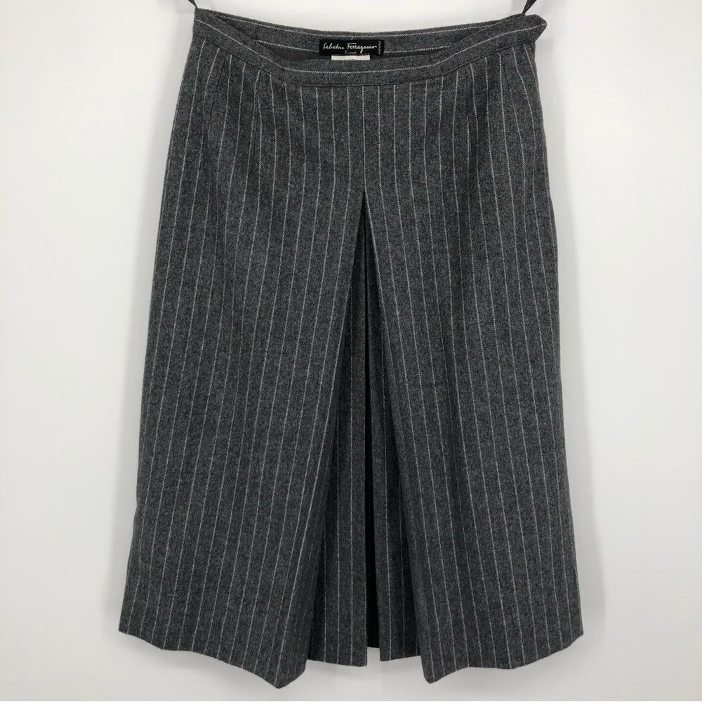 Salvatore Ferragamo Pinstripe Skirt Womens 12 Gray Pleated Fanfold Classic Lined